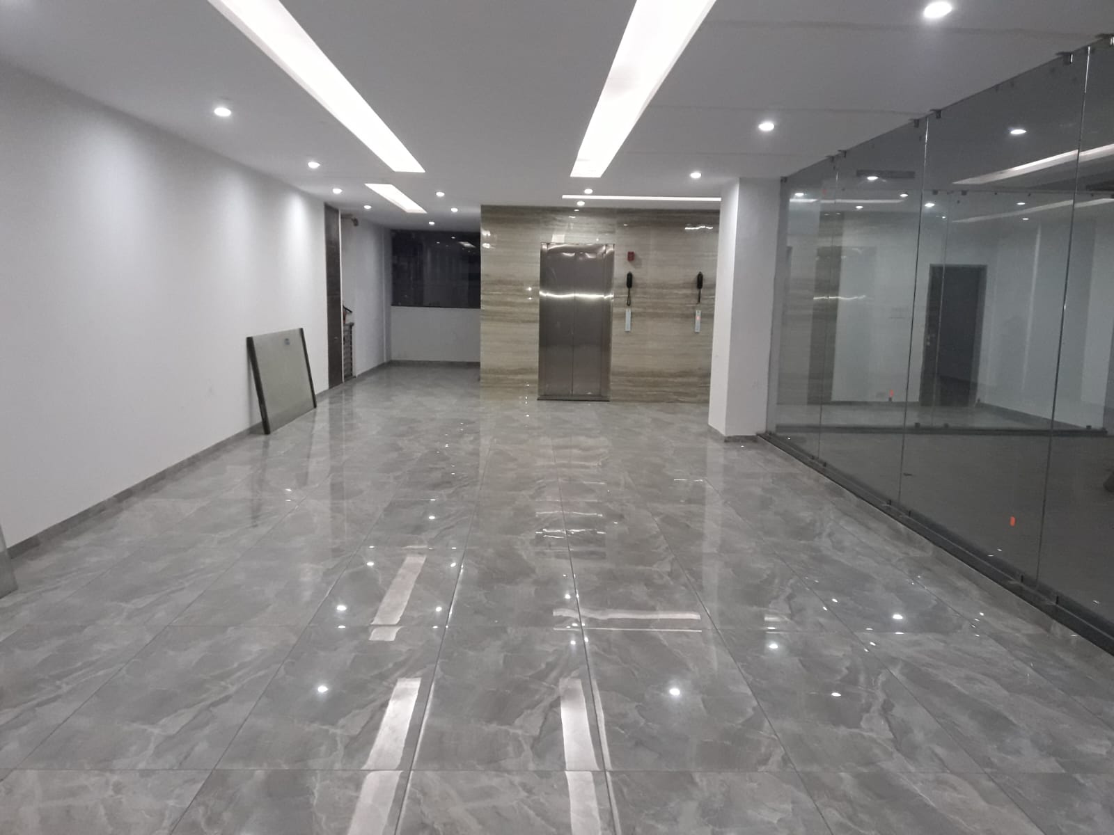 Office 872 Sq. Ft. Commercial Office for Sell in Ambli Ahmedabad - Media 11