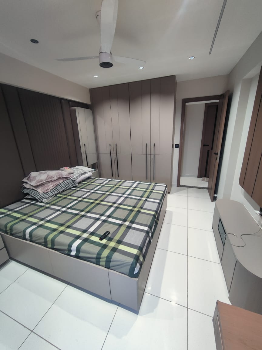 3 BHK 1750 Sq. Ft. Residential Flat / Appartment for Sell in Shilaj Ahmedabad - Media 9