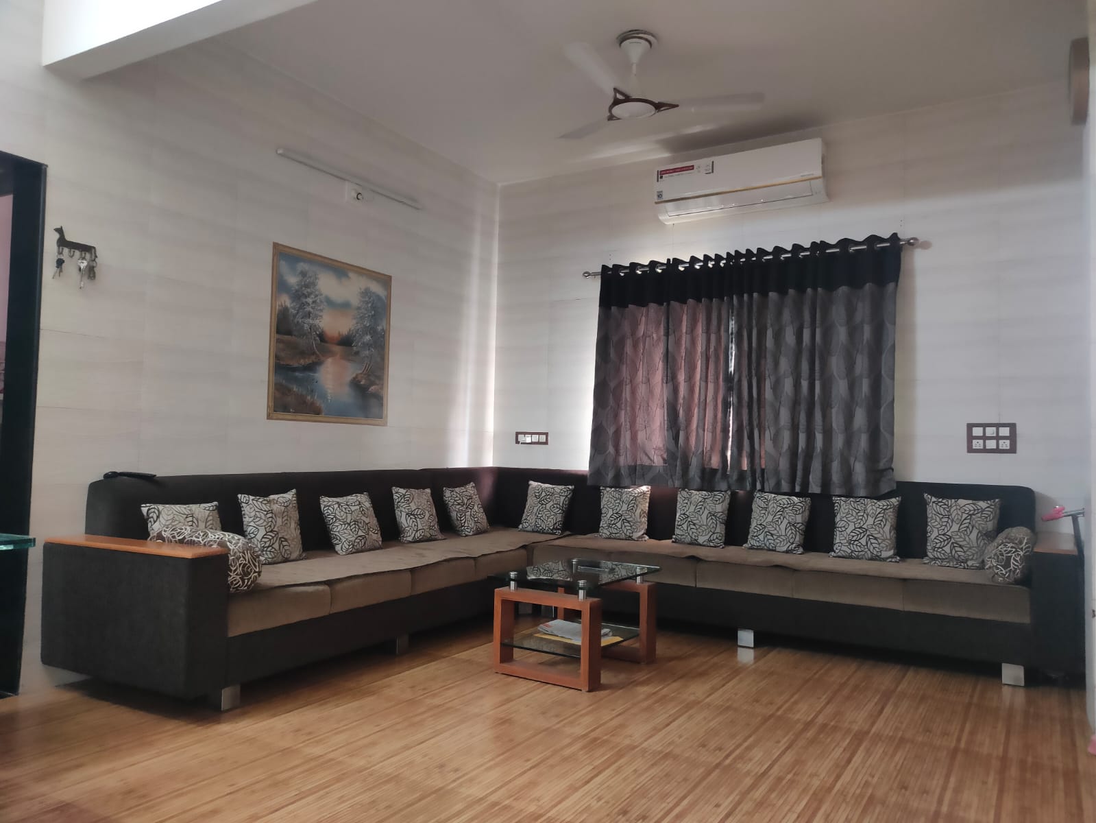 3 BHK 182 Sq. Yrd. Residential Penthouse for Sell in Bodakdev Ahmedabad - Media 2
