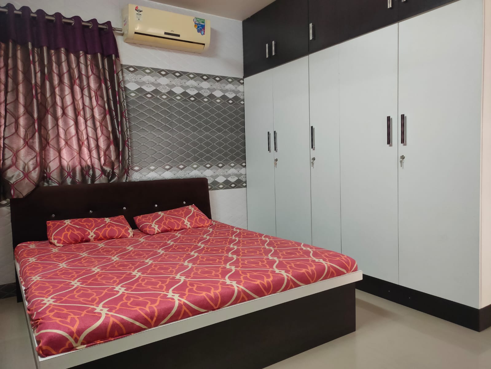 3 BHK 182 Sq. Yrd. Residential Penthouse for Sell in Bodakdev Ahmedabad - Media 15