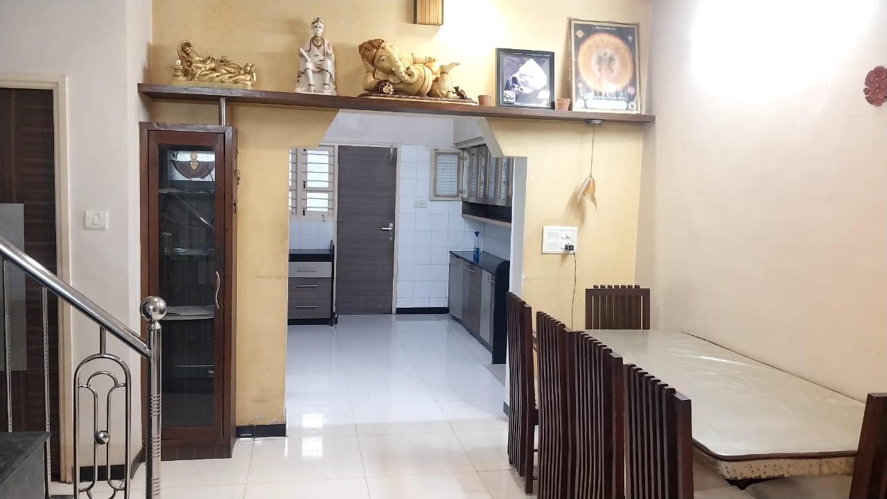 4 BHK 275 Sq. Yrd. Residential Bunglow / Villa for Rent in Thaltej Ahmedabad - Media 8
