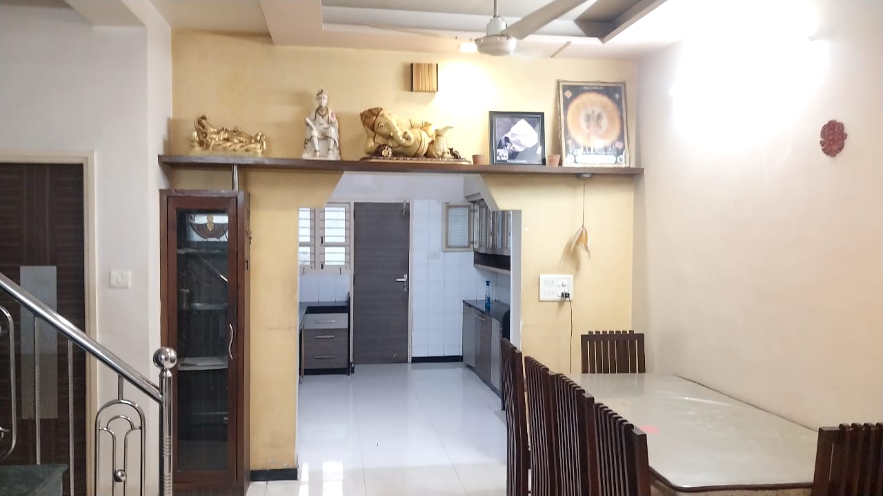 4 BHK 275 Sq. Yrd. Residential Bunglow / Villa for Rent in Thaltej Ahmedabad - Media 6