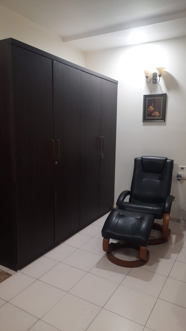 4 BHK 330 Sq. Yrd. Residential Bunglow / Villa for Rent in Thaltej Ahmedabad - Media 5