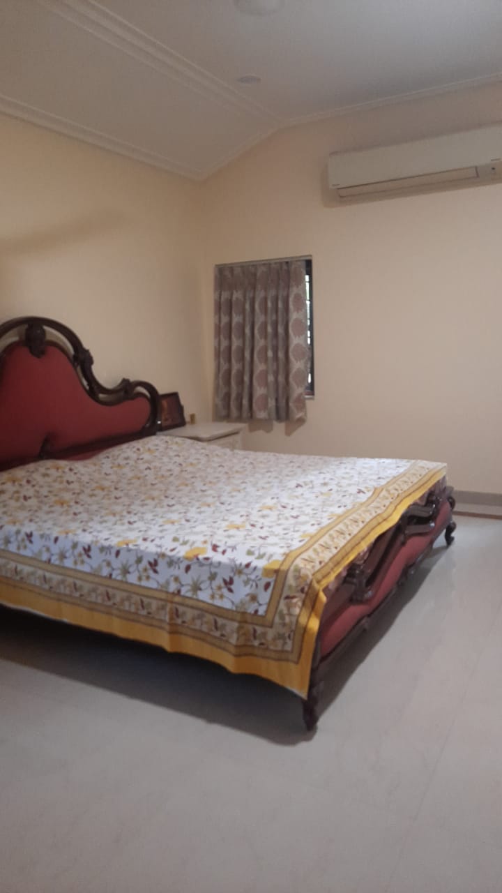 4 BHK 330 Sq. Yrd. Residential Bunglow / Villa for Rent in Thaltej Ahmedabad - Media 13