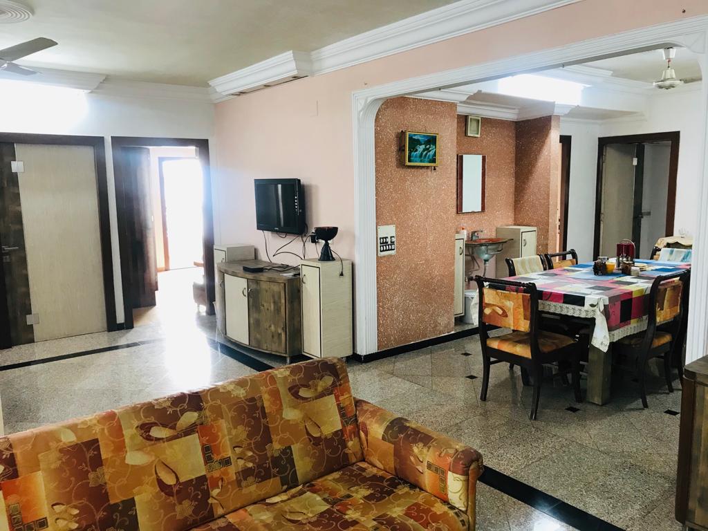 4 BHK 3300 Sq. Ft. Residential Flat / Appartment for Sell in Thaltej Ahmedabad - Media 7