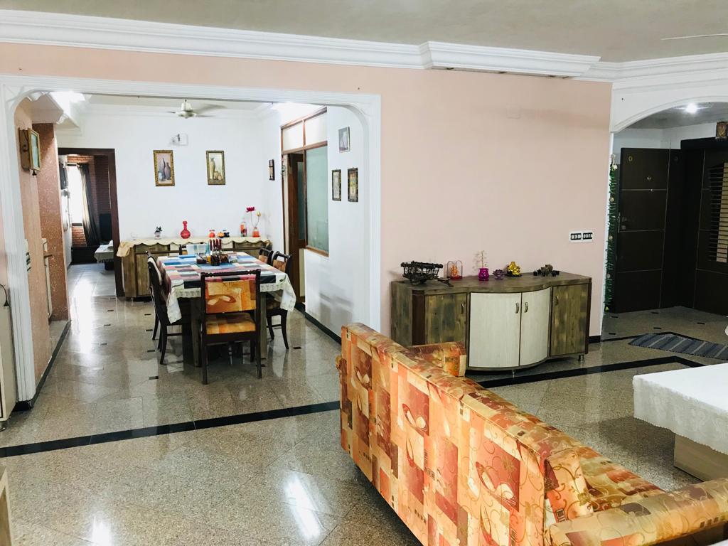 4 BHK 3300 Sq. Ft. Residential Flat / Appartment for Sell in Thaltej Ahmedabad - Media 4
