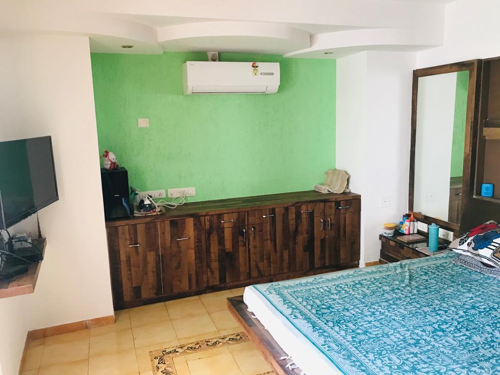 4 BHK 3300 Sq. Ft. Residential Flat / Appartment for Sell in Thaltej Ahmedabad