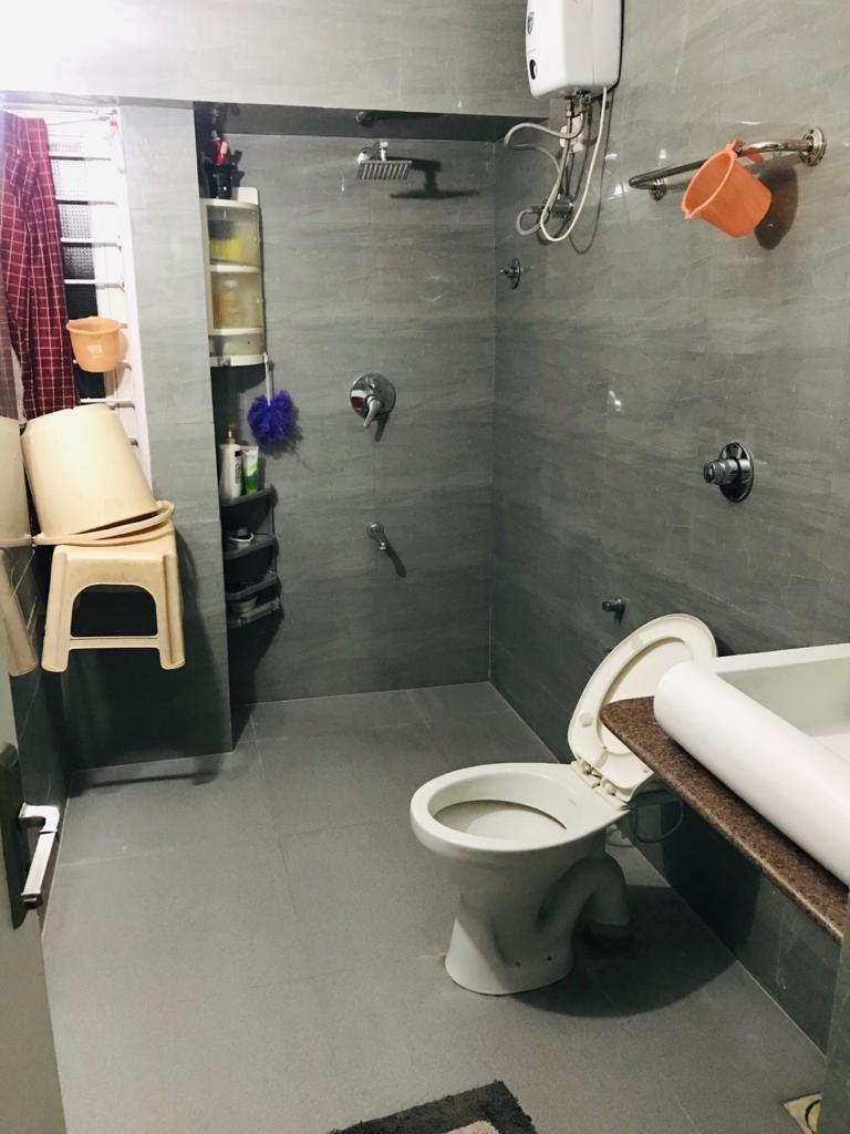 4 BHK 3300 Sq. Ft. Residential Flat / Appartment for Sell in Thaltej Ahmedabad - Media 17