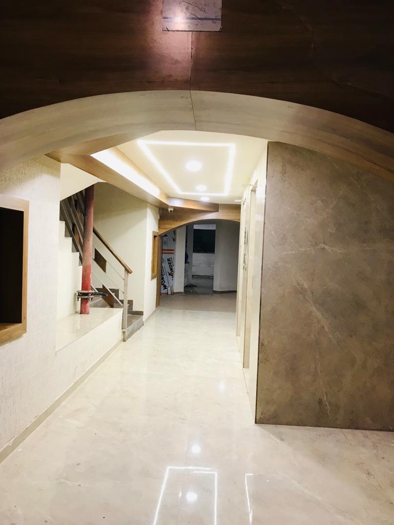 4 BHK 3300 Sq. Ft. Residential Flat / Appartment for Sell in Thaltej Ahmedabad - Media 10