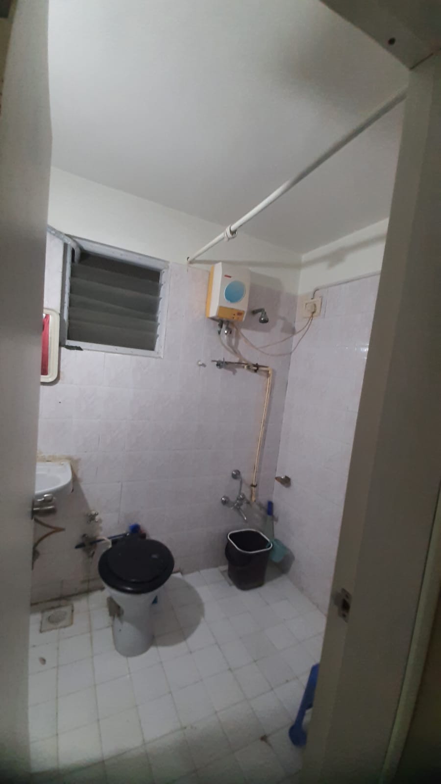 3 BHK 2100 Sq. Ft. Residential Flat / Appartment for Sell in Thaltej Ahmedabad - Media 16
