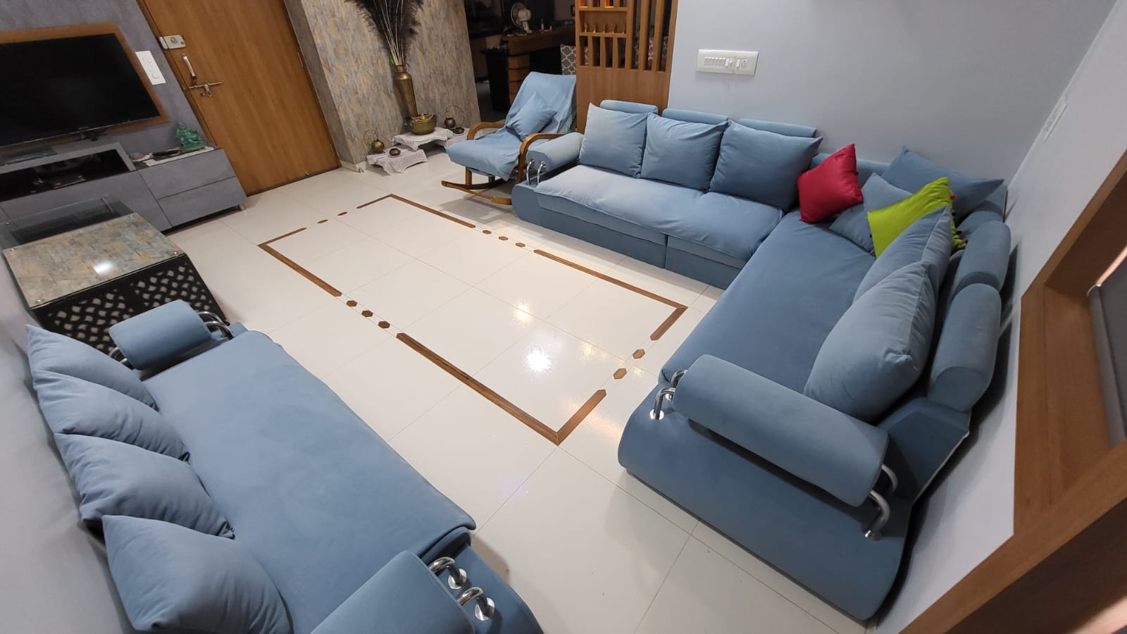 3 BHK 2100 Sq. Ft. Residential Flat / Appartment for Sell in Thaltej Ahmedabad - Media 11