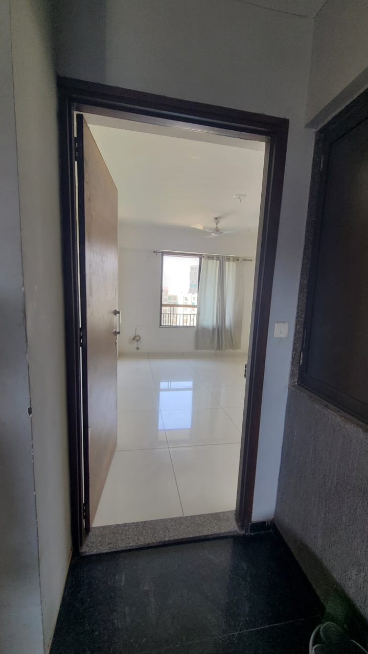 3 BHK 1530 Sq. Ft. Residential Flat / Appartment for Sell in Shilaj Ahmedabad - Media 8