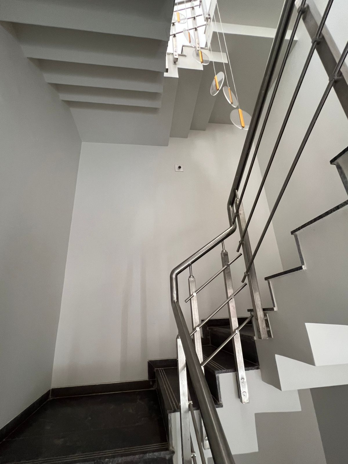 5 BHK 650 Sq. Yrd. Residential Bunglow / Villa for Rent in Sg Highway Ahmedabad - Media 16