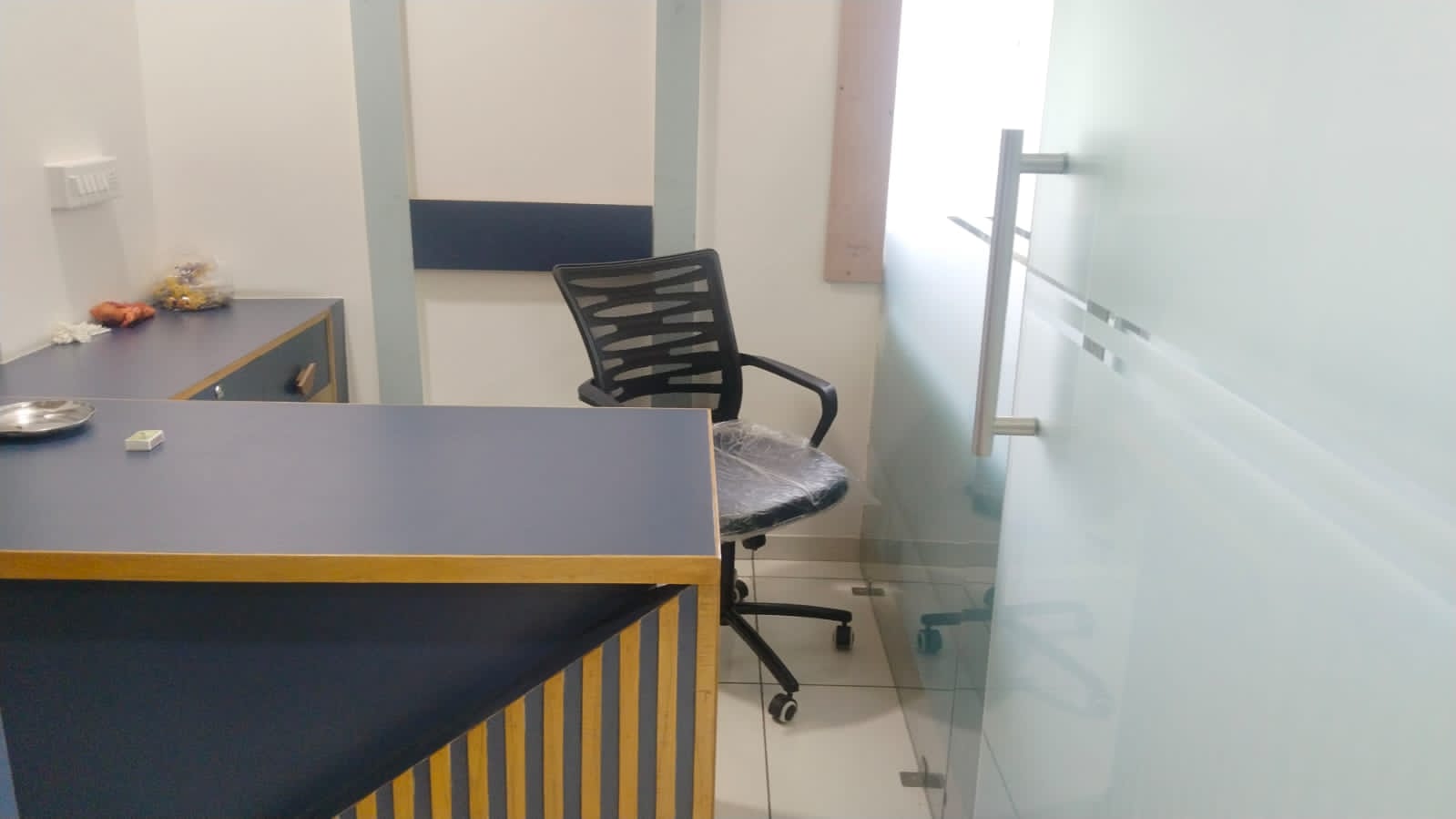 4F 395 Sq. Ft. Commercial Office for Sell in Sg Highway Ahmedabad