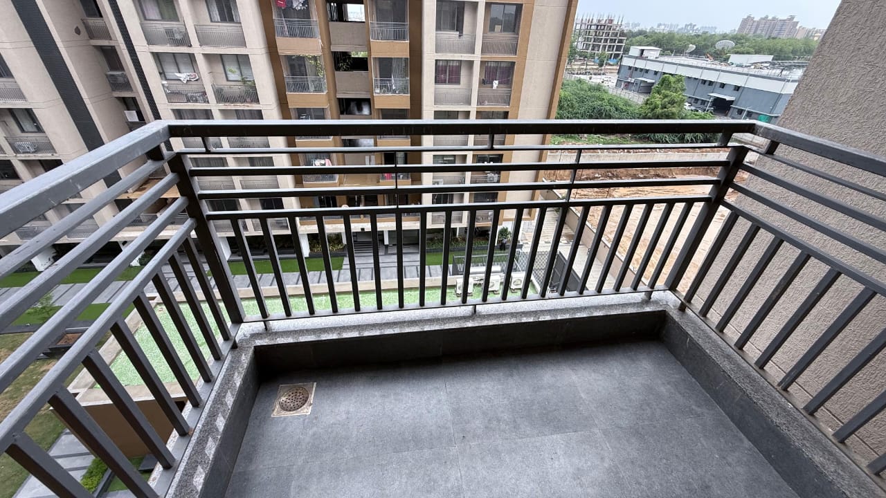 3 BHK 1000 Sq. Ft. Residential Flat / Appartment for Sell in Shilaj Ahmedabad - Media 11