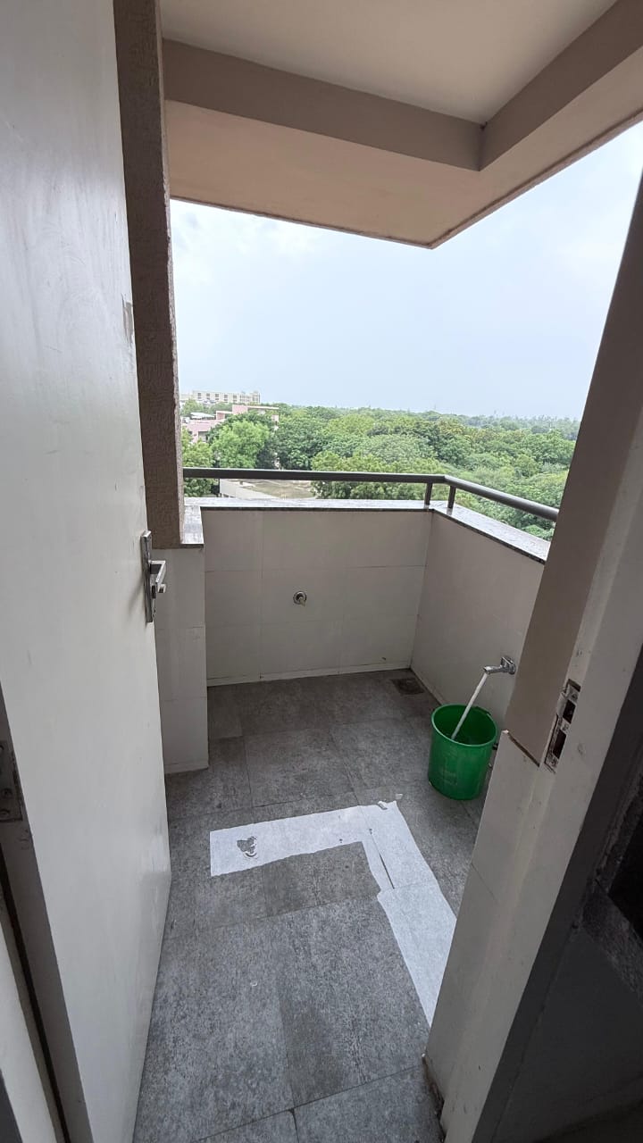 3 BHK 1000 Sq. Ft. Residential Flat / Appartment for Sell in Shilaj Ahmedabad - Media 2