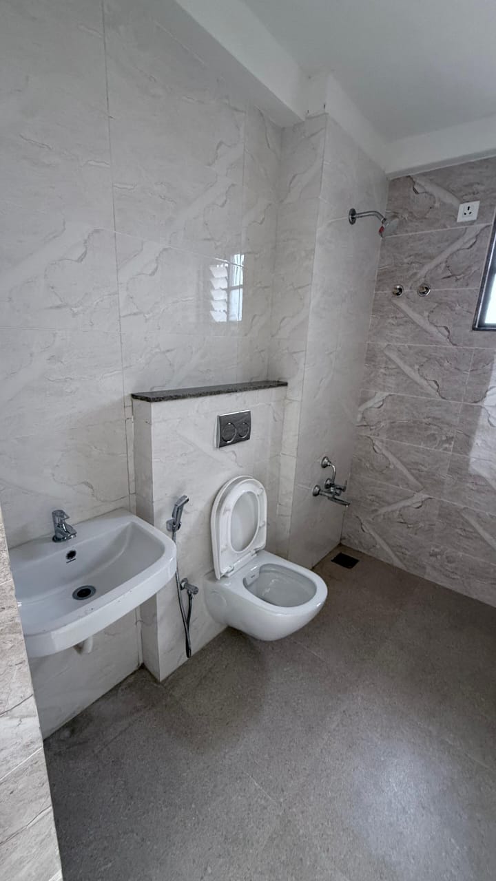 3 BHK 1000 Sq. Ft. Residential Flat / Appartment for Sell in Shilaj Ahmedabad - Media 4