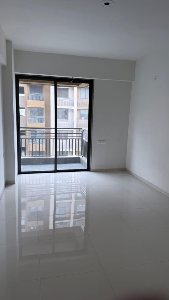 3 BHK 1000 Sq. Ft. Residential Flat / Appartment for Sell in Shilaj Ahmedabad - Media 7