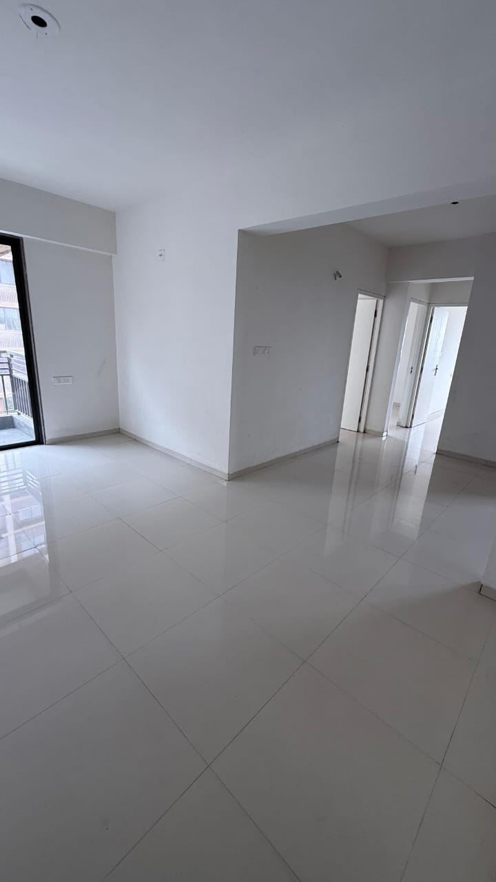 3 BHK 1000 Sq. Ft. Residential Flat / Appartment for Sell in Shilaj Ahmedabad - Media 10