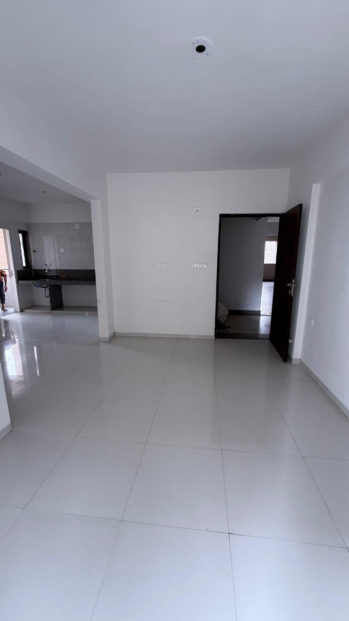 3 BHK 1000 Sq. Ft. Residential Flat / Appartment for Sell in Shilaj Ahmedabad - Media 18