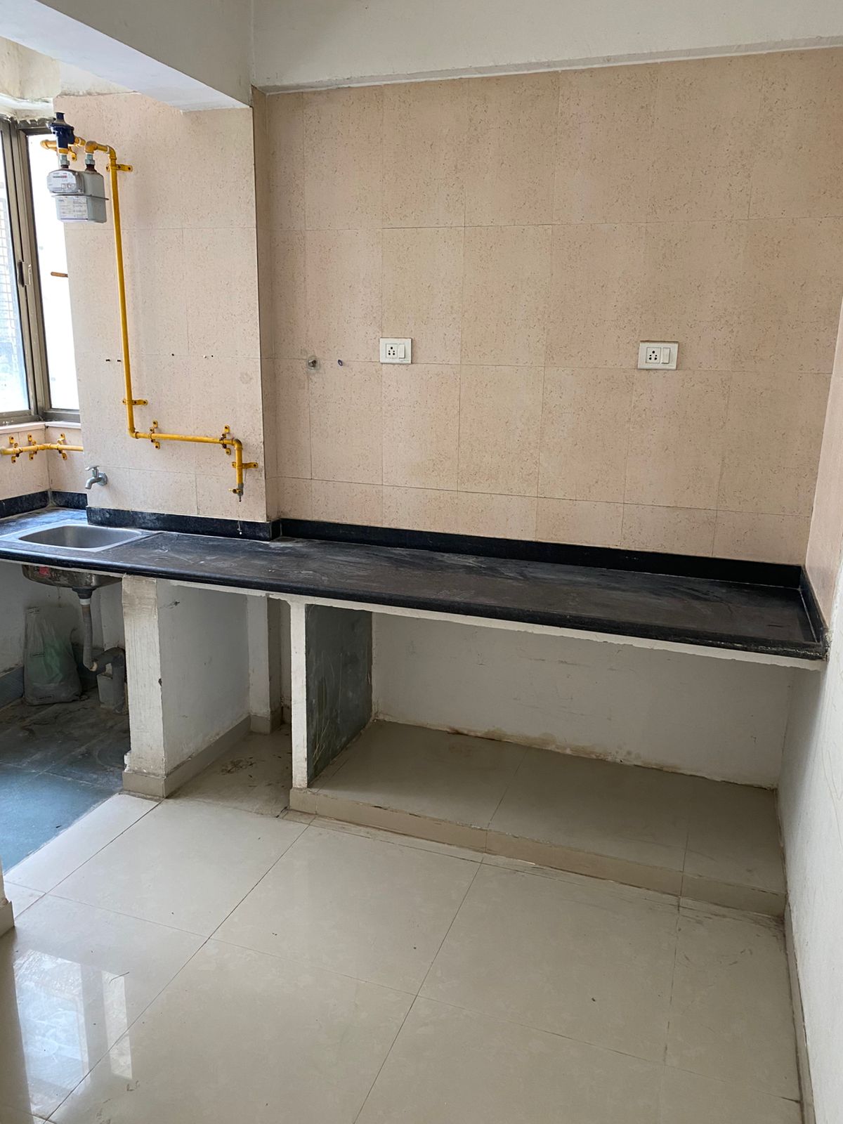 2 BHK 1400 Sq. Ft. Residential Flat / Appartment for Sell in Vaishnodevi Ahmedabad - Media 3