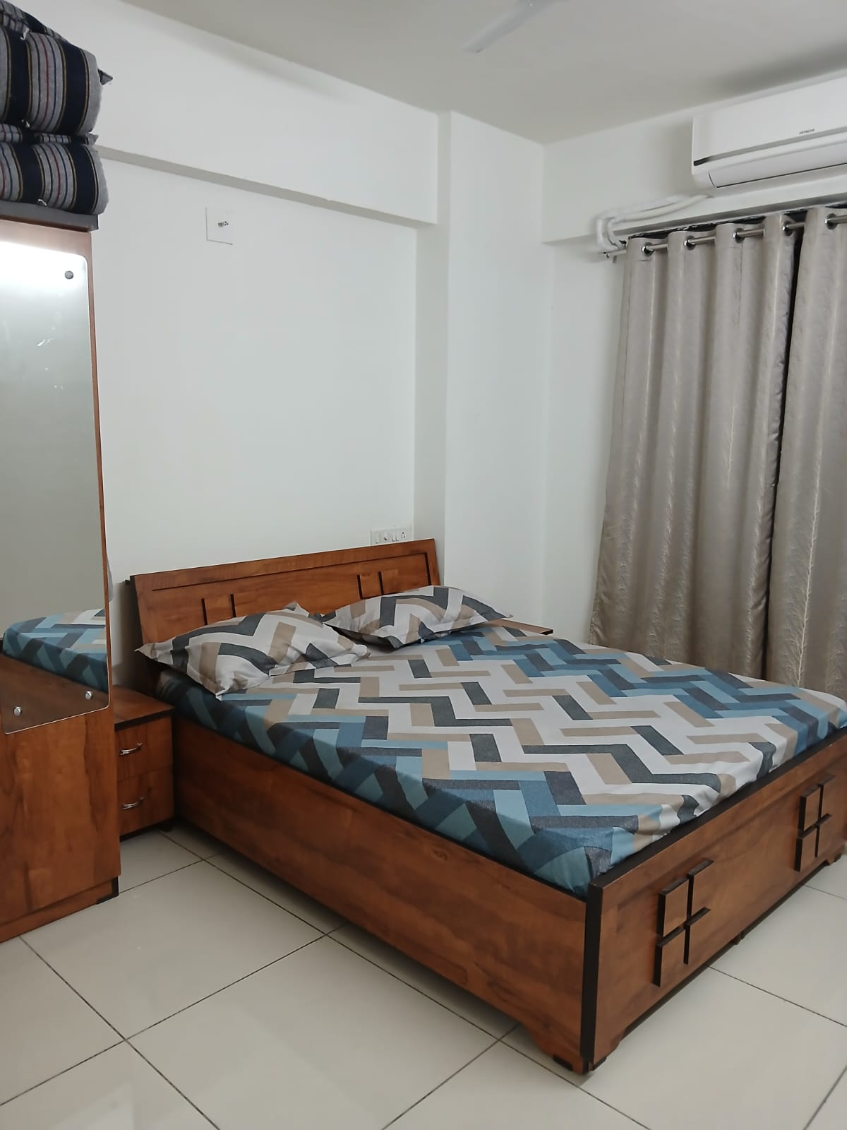 3 BHK 1550 Sq. Ft. Residential Flat / Appartment for Sell in Shilaj Ahmedabad - Media 8