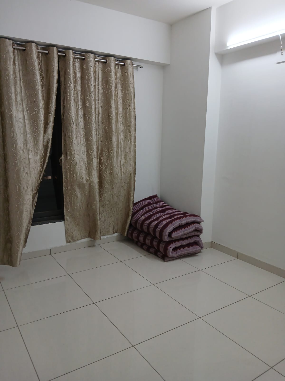 3 BHK 1550 Sq. Ft. Residential Flat / Appartment for Sell in Shilaj Ahmedabad - Media 3