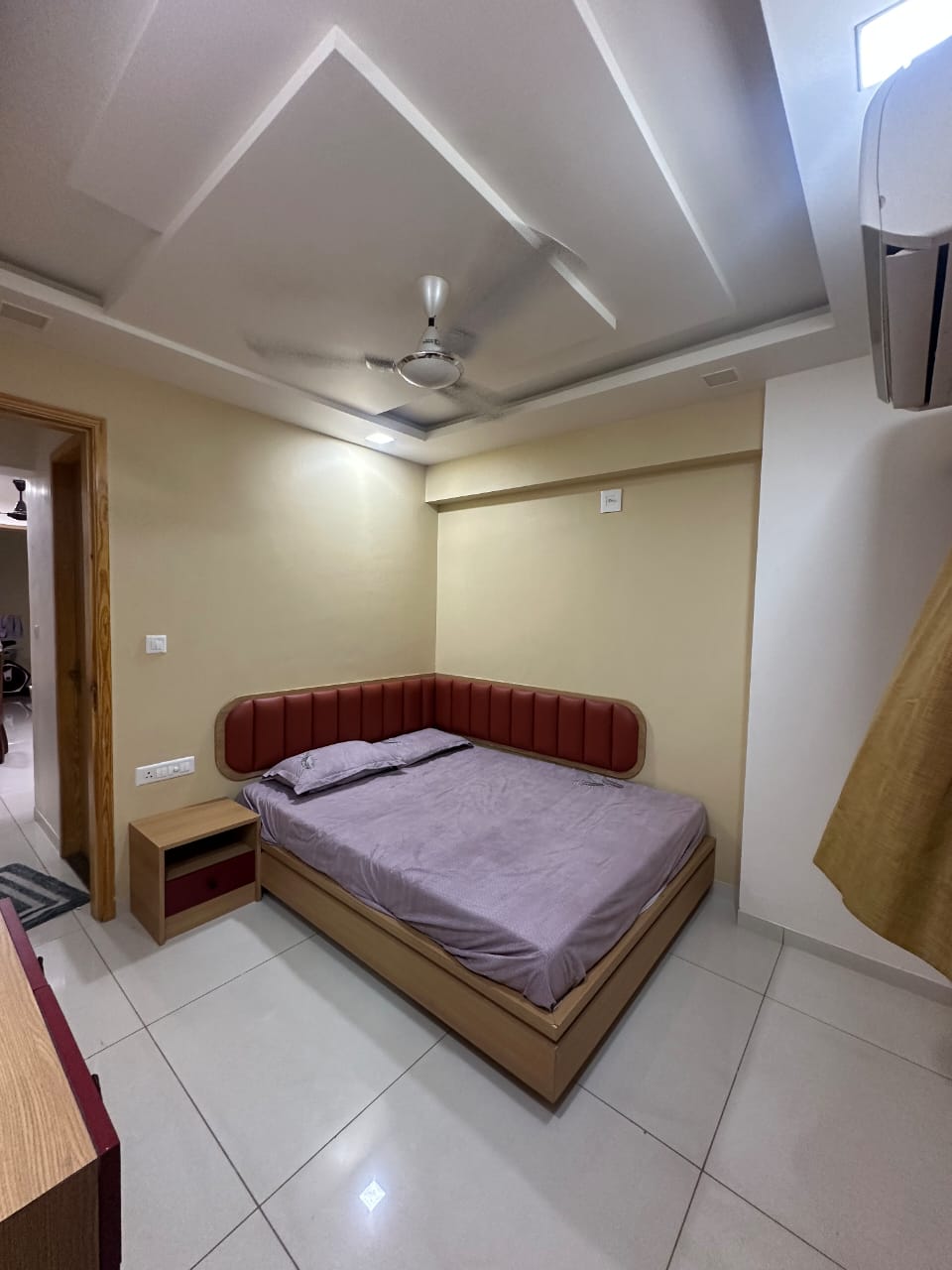 3 BHK 1480 Sq. Ft. Residential Flat / Appartment for Rent in Vaishnodevi Ahmedabad - Media 12