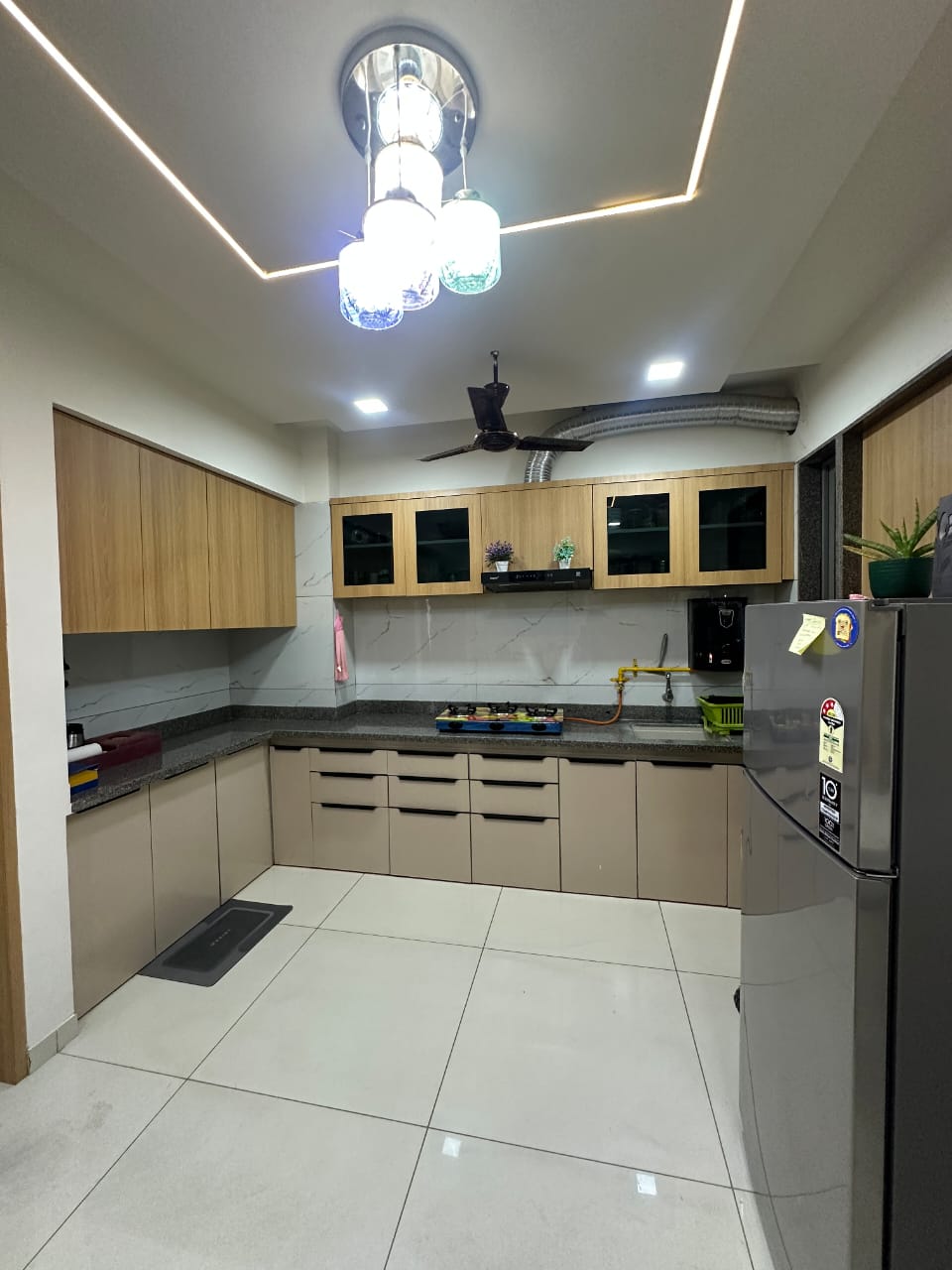 3 BHK 1480 Sq. Ft. Residential Flat / Appartment for Rent in Vaishnodevi Ahmedabad - Media 8