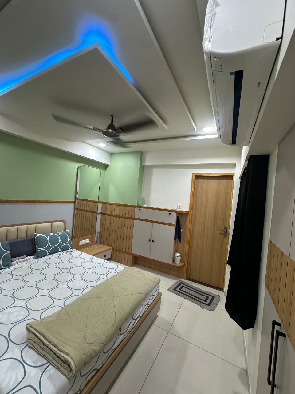 3 BHK 1480 Sq. Ft. Residential Flat / Appartment for Rent in Vaishnodevi Ahmedabad - Media 10