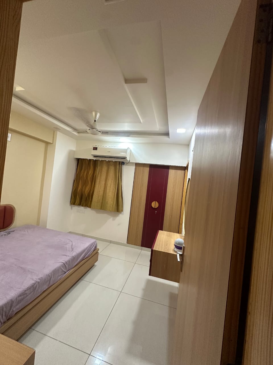 3 BHK 1480 Sq. Ft. Residential Flat / Appartment for Rent in Vaishnodevi Ahmedabad - Media 6