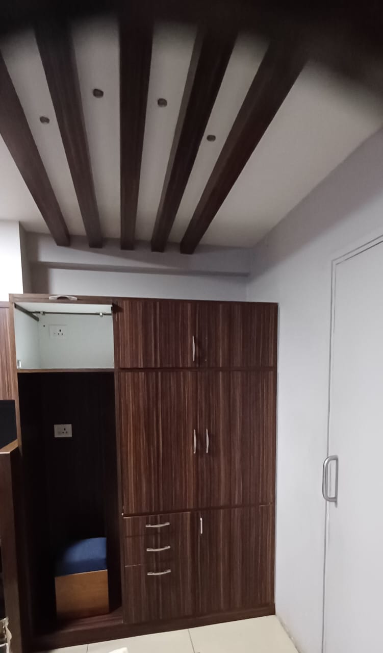 Office 583 Sq. Ft. Commercial Office for Sell in Sg Highway Ahmedabad - Media 13