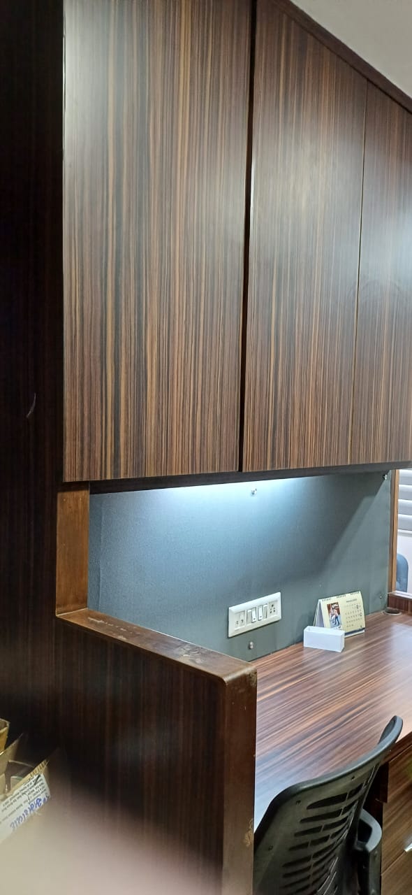 Office 583 Sq. Ft. Commercial Office for Sell in Sg Highway Ahmedabad