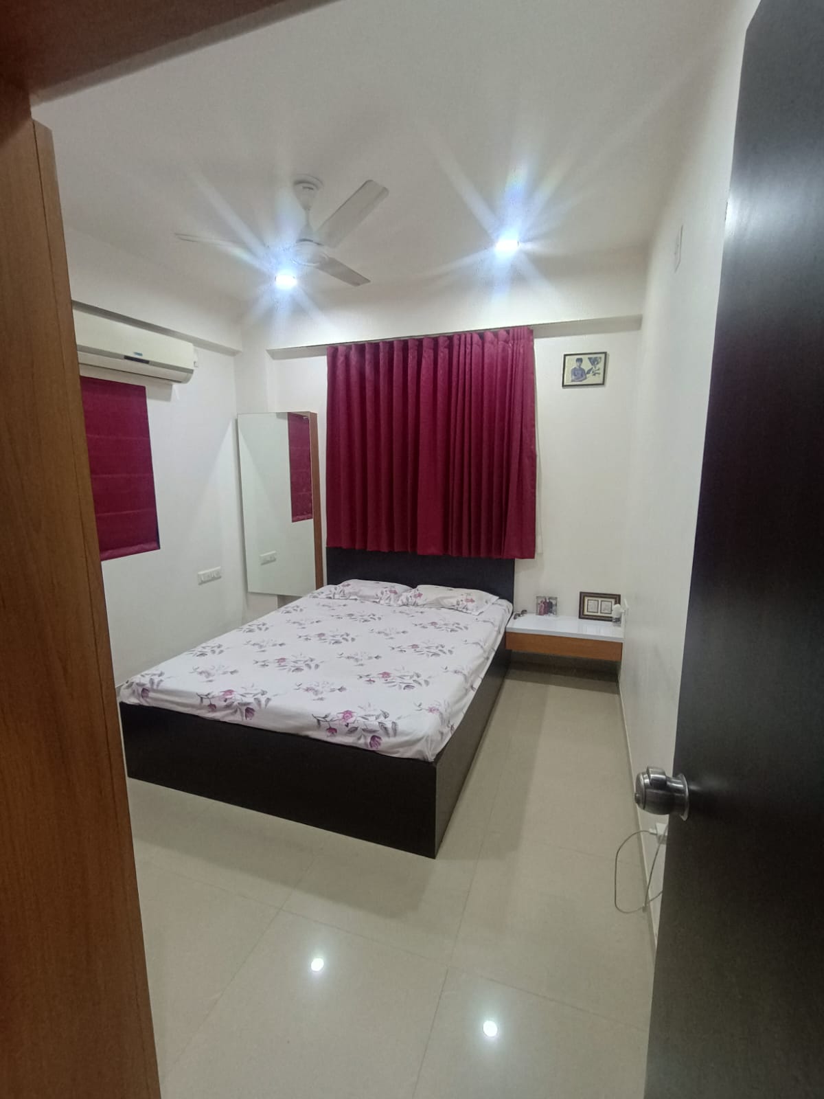 2 BHK 1170 Sq. Ft. Residential Flat / Appartment for Sell in Thaltej Ahmedabad - Media 5