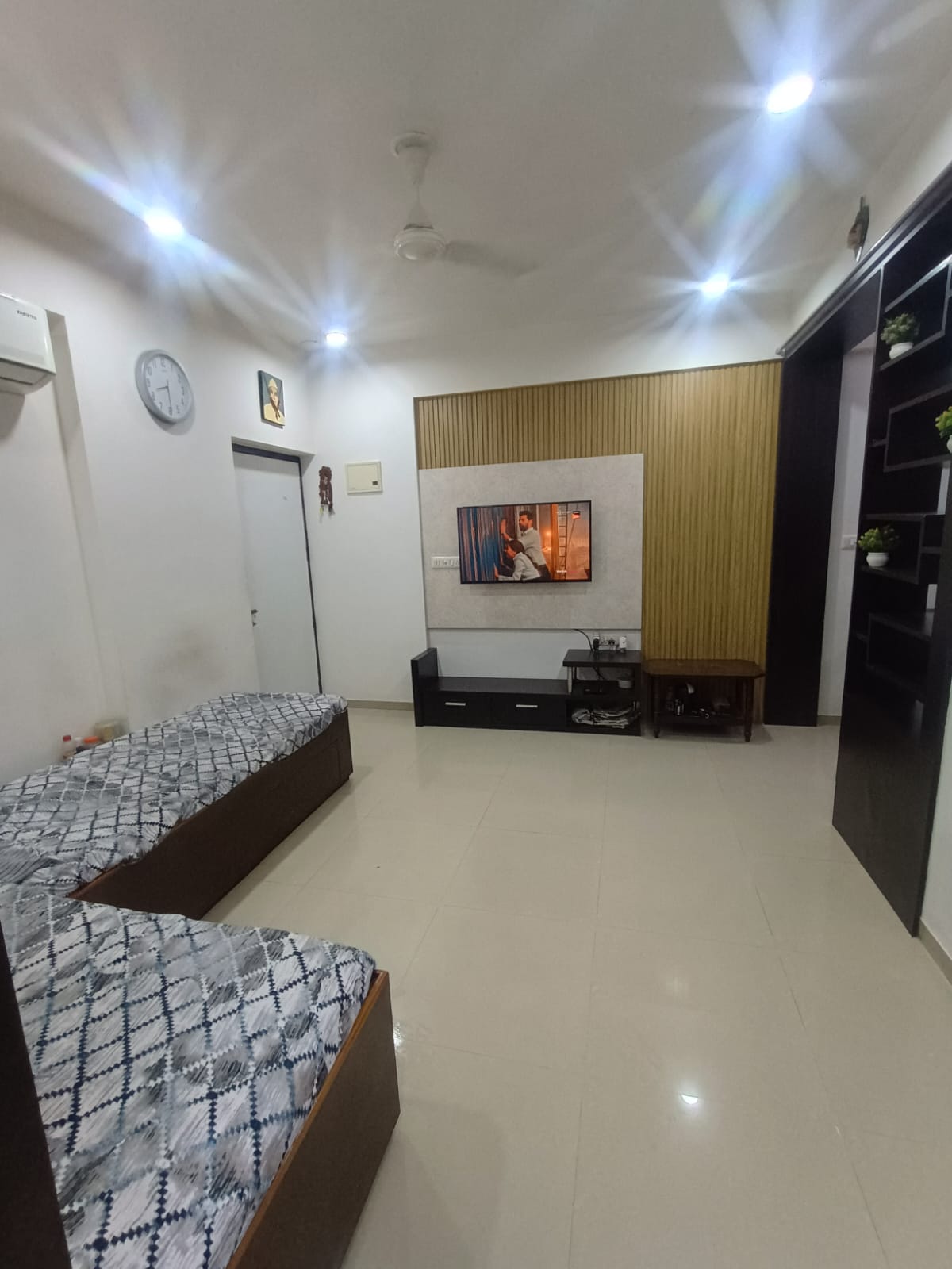 2 BHK 1170 Sq. Ft. Residential Flat / Appartment for Sell in Thaltej Ahmedabad - Media 9