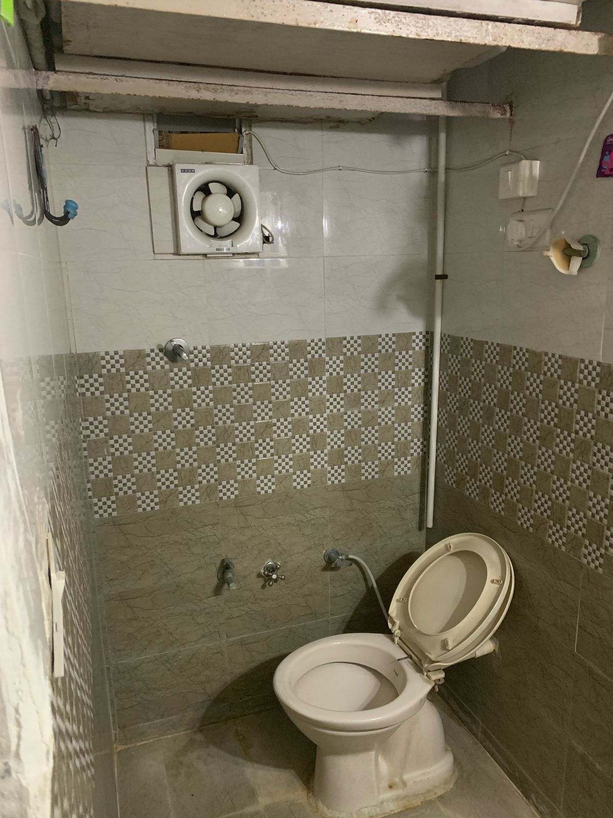 2 BHK 831 Sq. Ft. Residential Flat / Appartment for Sell in Ghatlodia Ahmedabad - Media 6