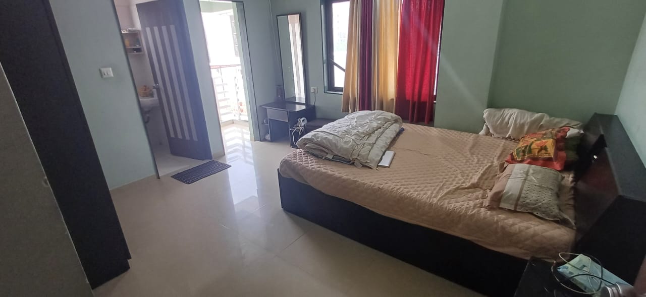 2 BHK 1260 Sq. Ft. Residential Flat / Appartment for Sell in Ghatlodia Ahmedabad - Media 4