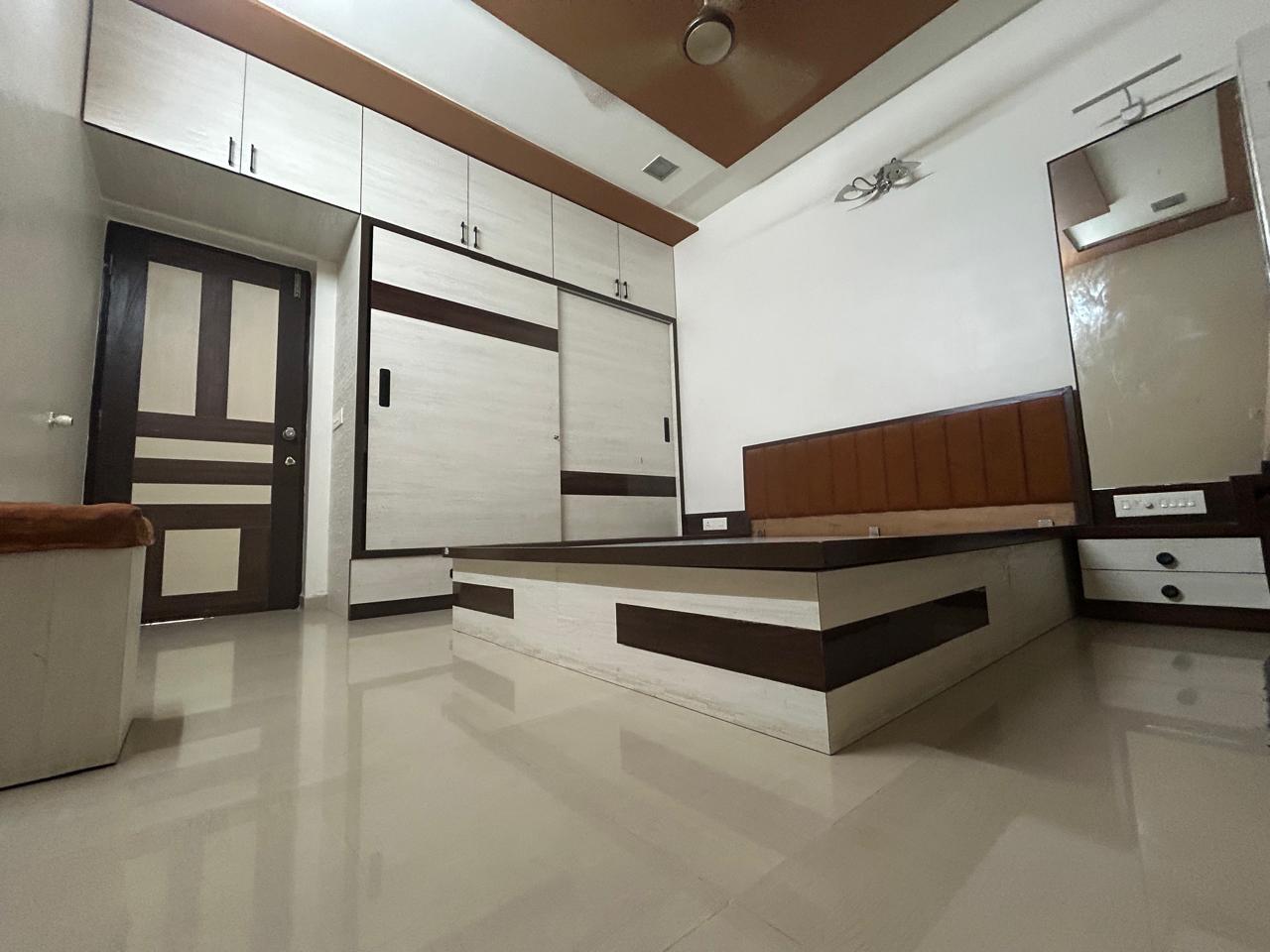 3 BHK 240 Sq. Yrd. Residential Bunglow / Villa for Rent in Shilaj Ahmedabad - Media 12