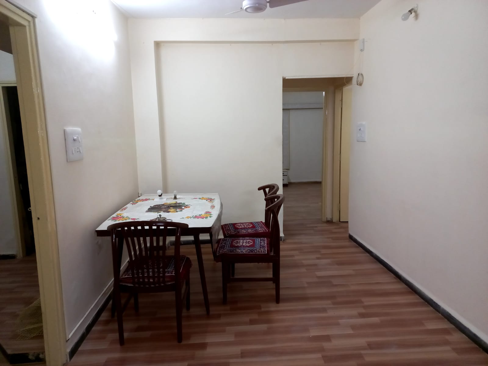 2 BHK 1000 Sq. Ft. Residential Flat / Appartment for Sell in Thaltej Ahmedabad - Media 9