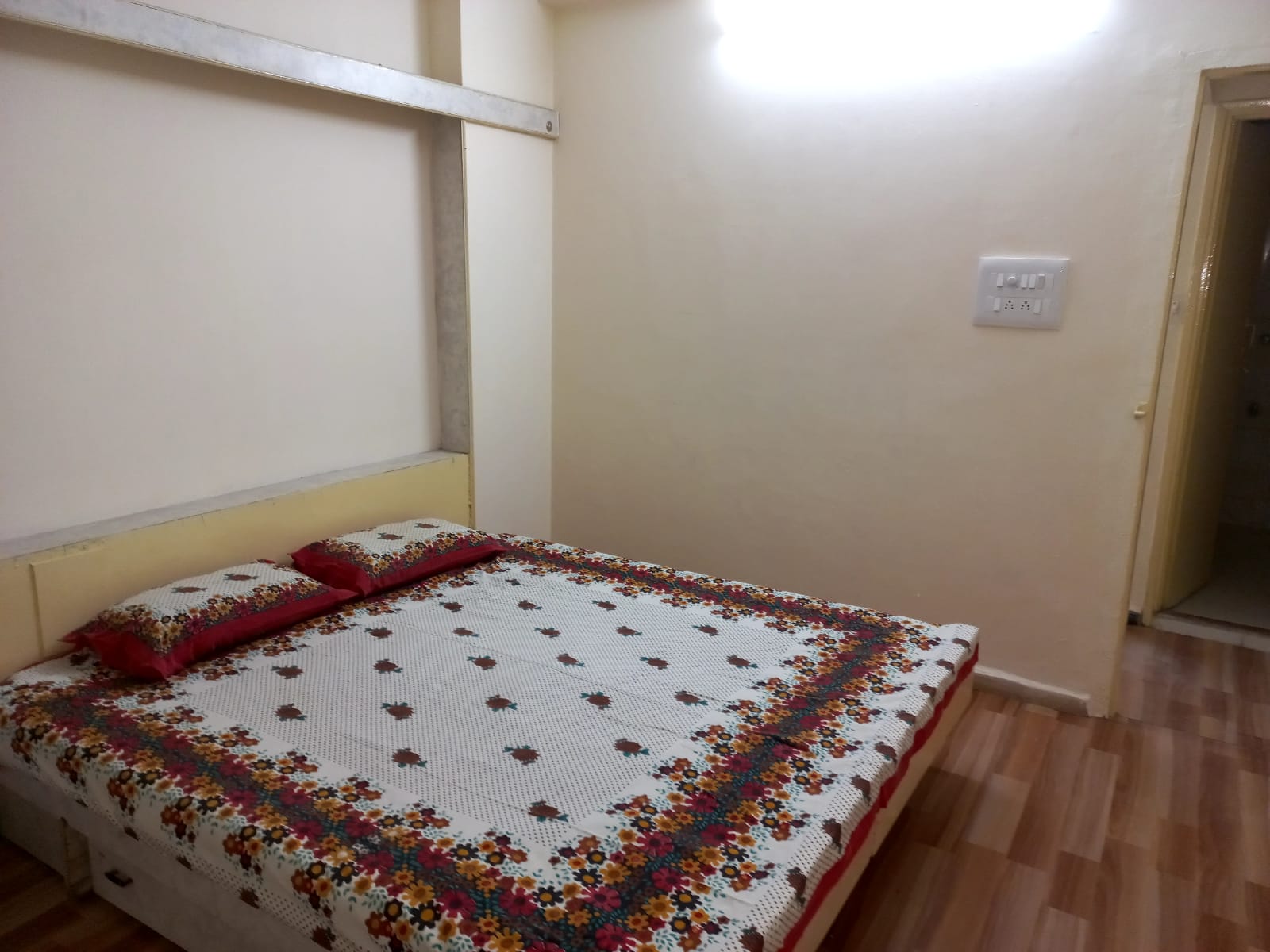2 BHK 1000 Sq. Ft. Residential Flat / Appartment for Sell in Thaltej Ahmedabad - Media 6