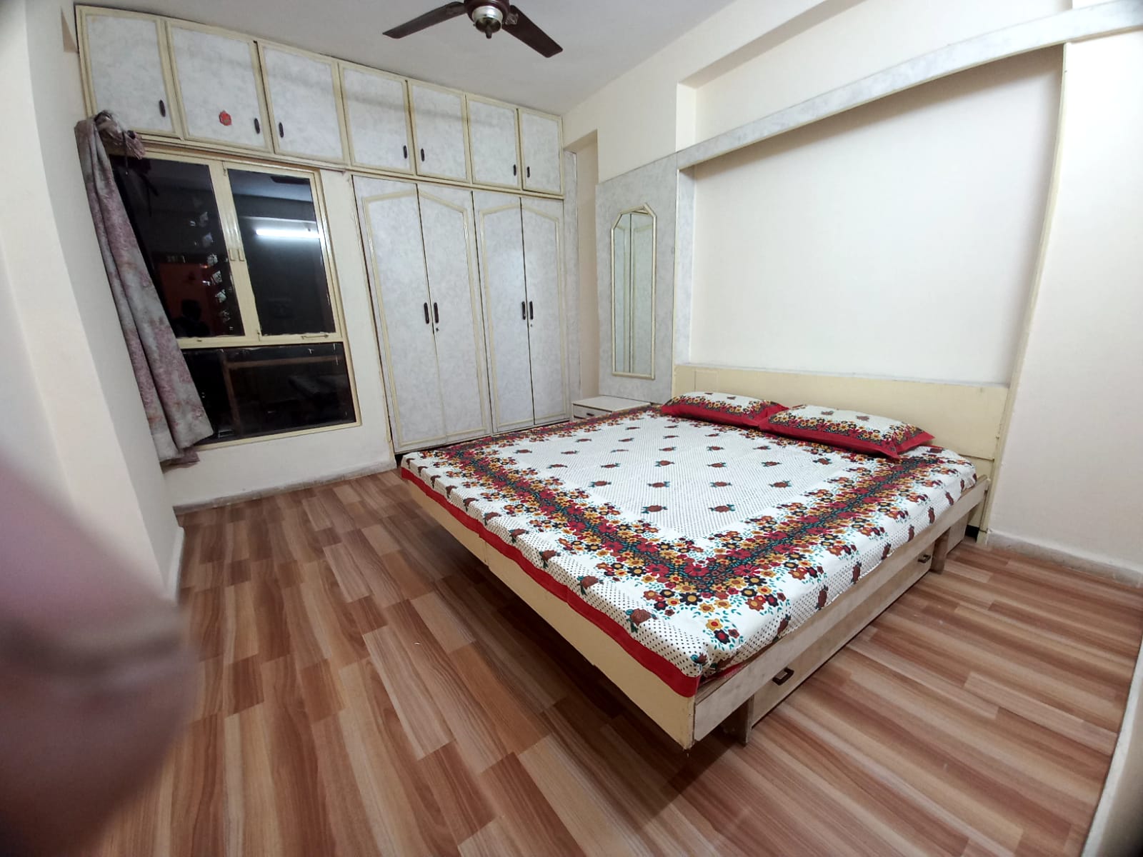 2 BHK 1000 Sq. Ft. Residential Flat / Appartment for Sell in Thaltej Ahmedabad - Media 4