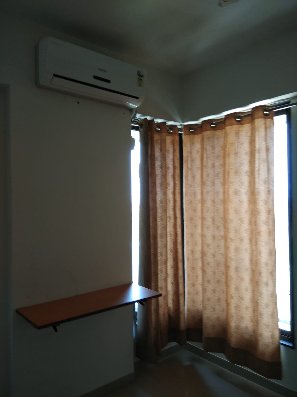 2 BHK 1618 Sq. Ft. Residential Flat / Appartment for Sell in Vaishnodevi Ahmedabad - Media 8