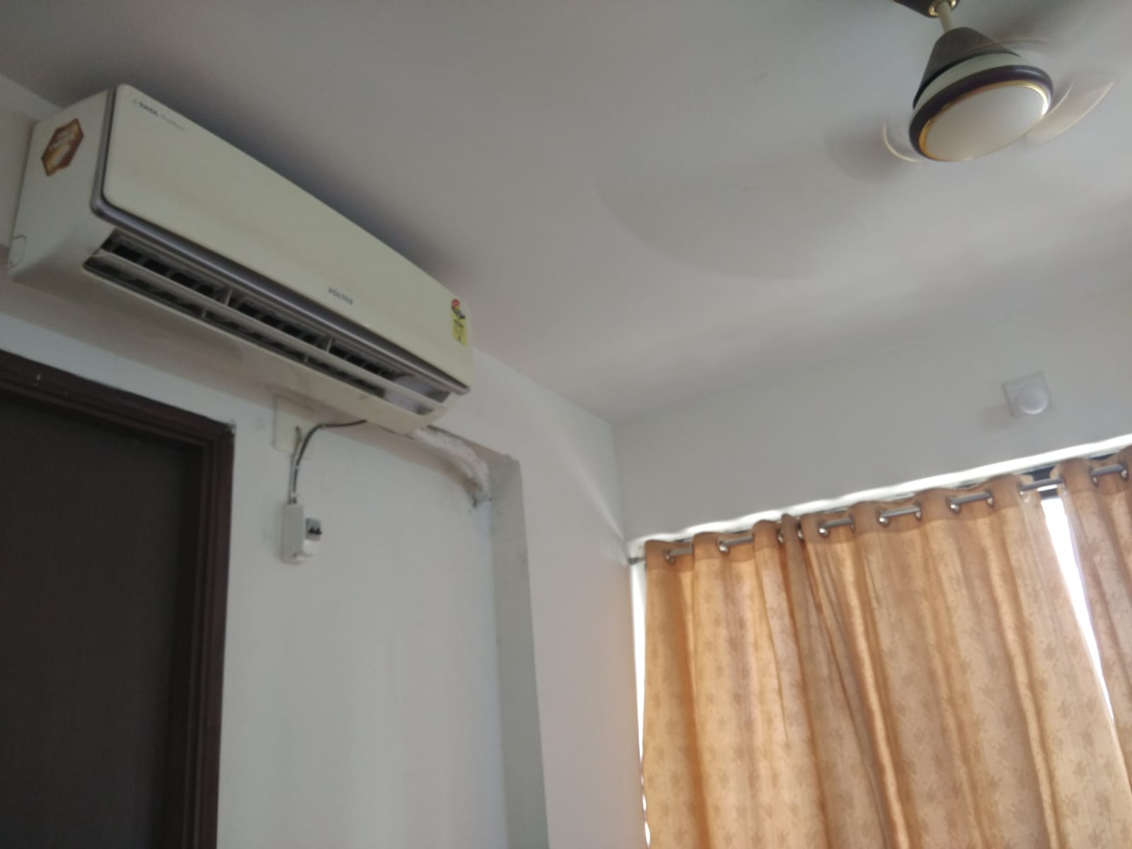 2 BHK 1618 Sq. Ft. Residential Flat / Appartment for Sell in Vaishnodevi Ahmedabad - Media 6