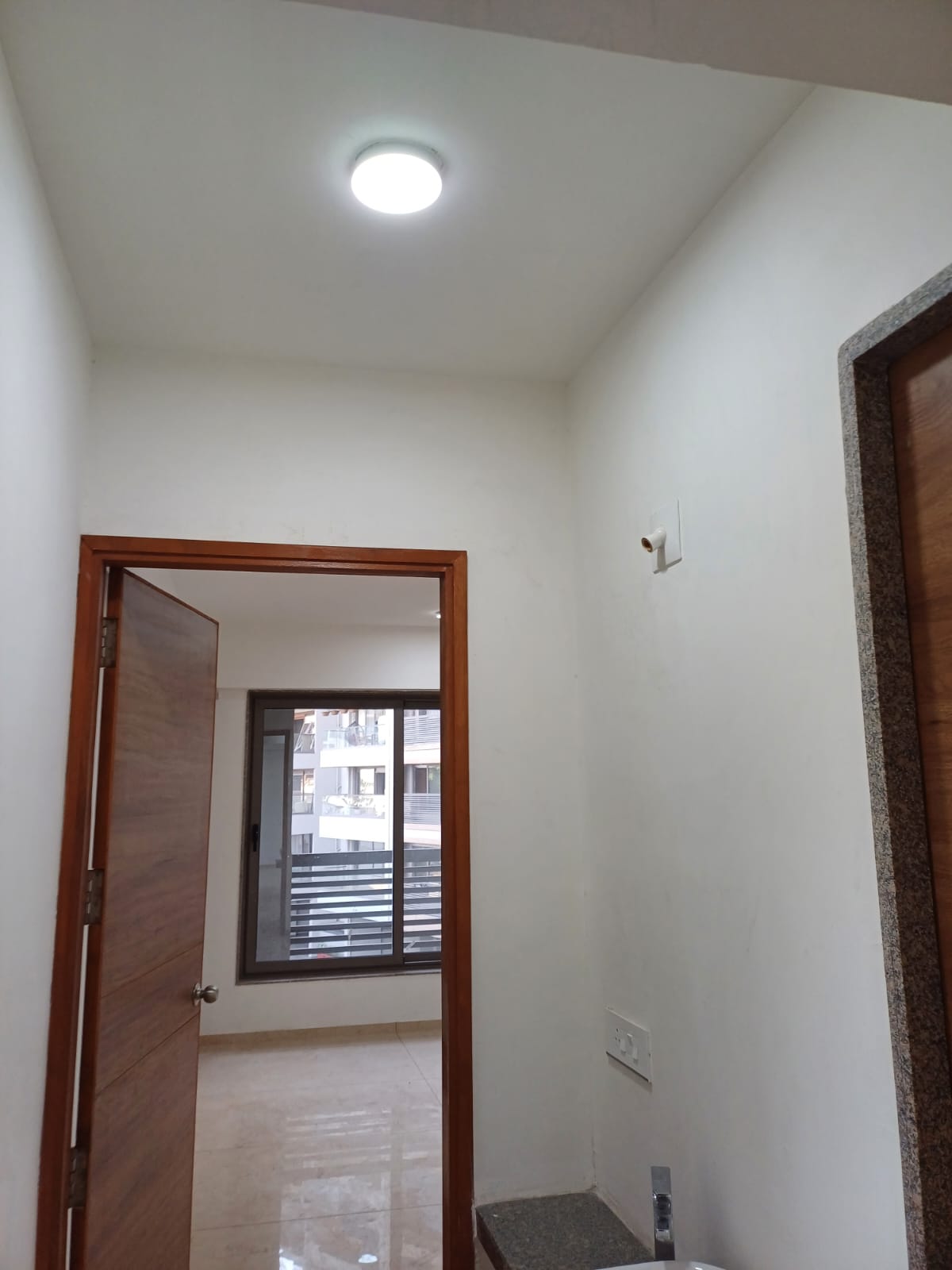 3 BHK 1890 Sq. Ft. Residential Flat / Appartment for Sell in Chankyapuri Ahmedabad - Media 4