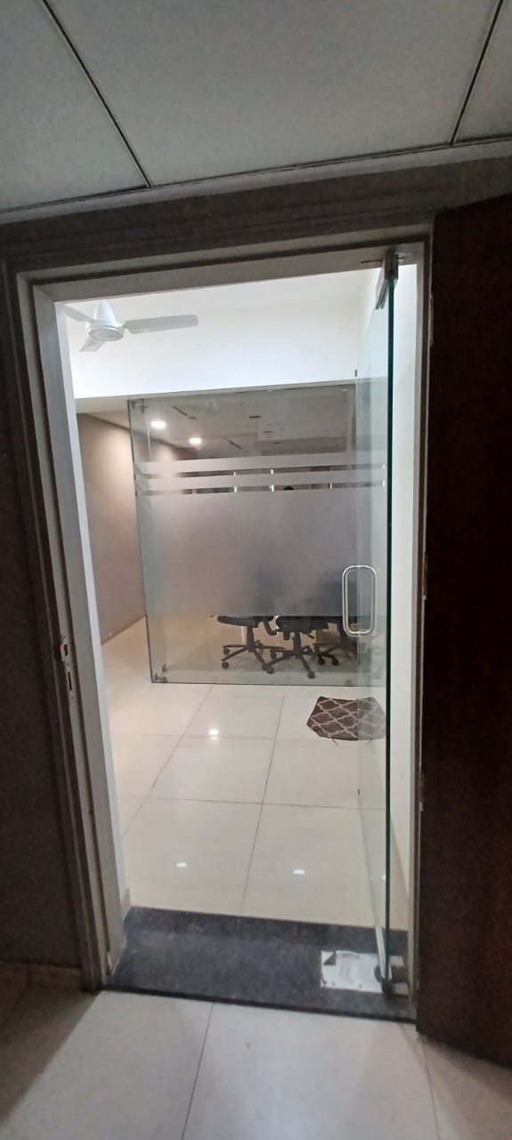 Office 822 Sq. Ft. Commercial Office for Rent in Bodakdev Ahmedabad - Media 4