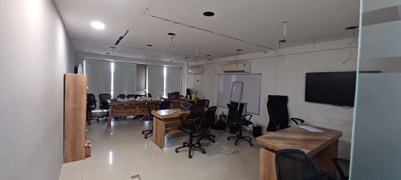 Office 822 Sq. Ft. Commercial Office for Rent in Bodakdev Ahmedabad - Media 3