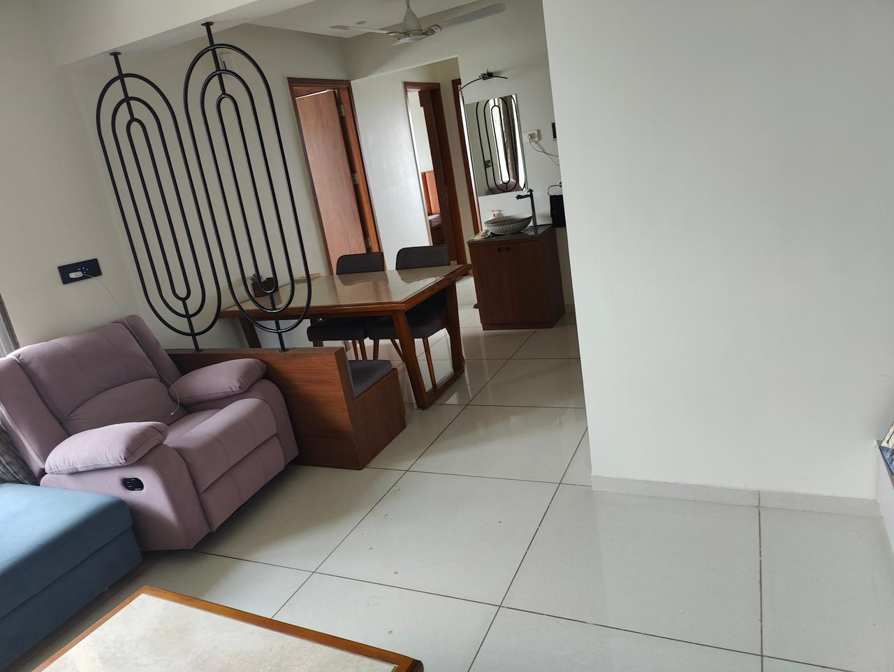3 BHK 1815 Sq. Ft. Residential Flat / Appartment for Sell in Vastrapur Ahmedabad - Media 10