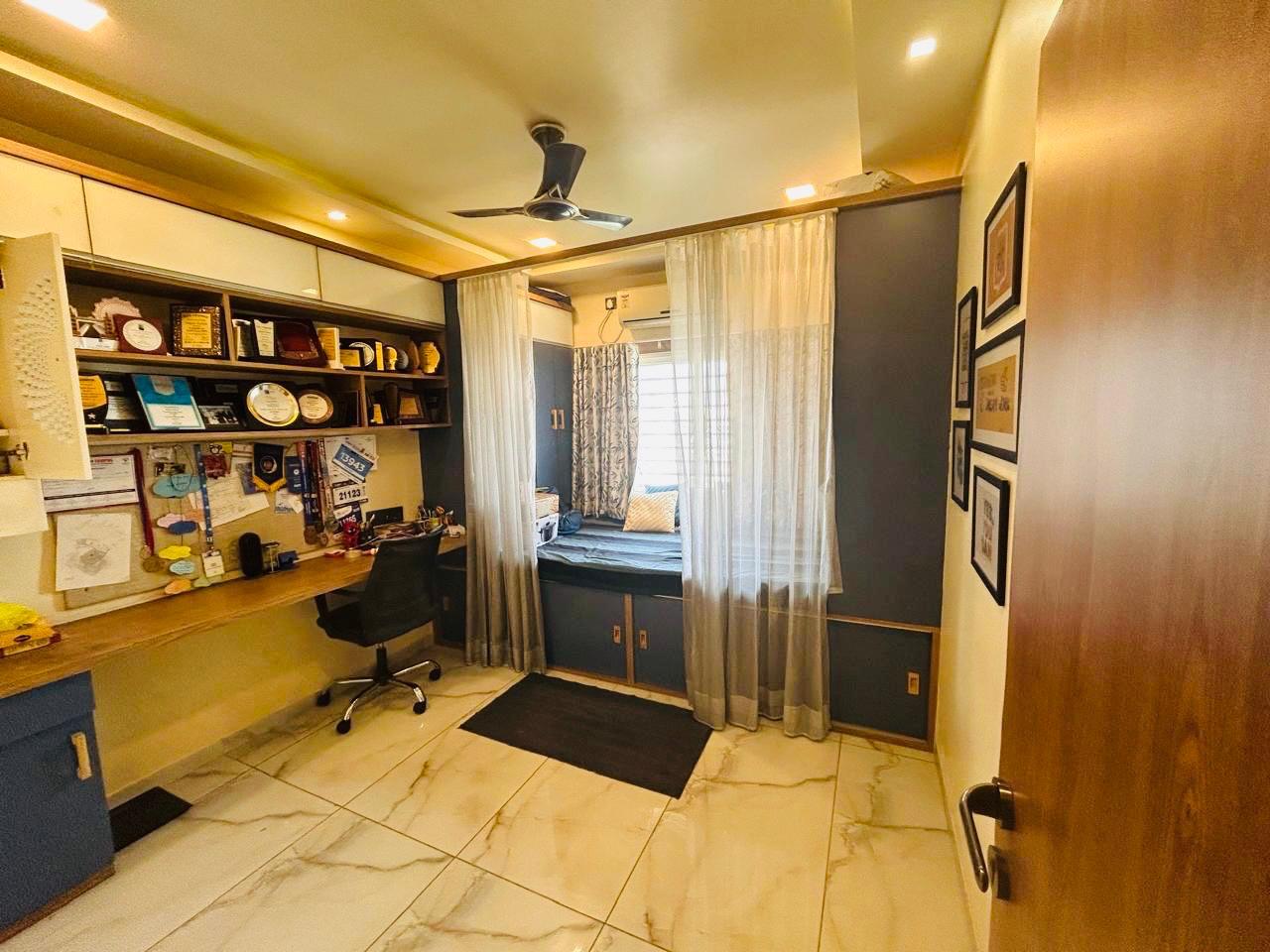 3 BHK 1729 Sq. Ft. Residential Flat / Appartment for Sell in Jagatpur Ahmedabad - Media 4