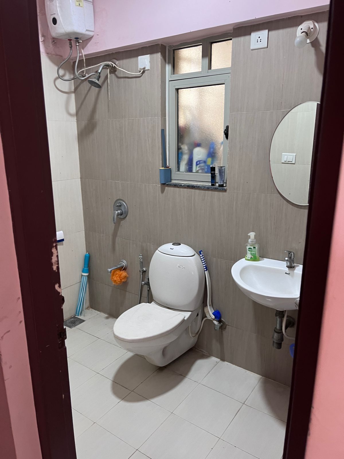 2.5 Bhk 1350 Sq. Ft. Residential Flat / Appartment for Sell in Vaishnodevi Ahmedabad - Media 4