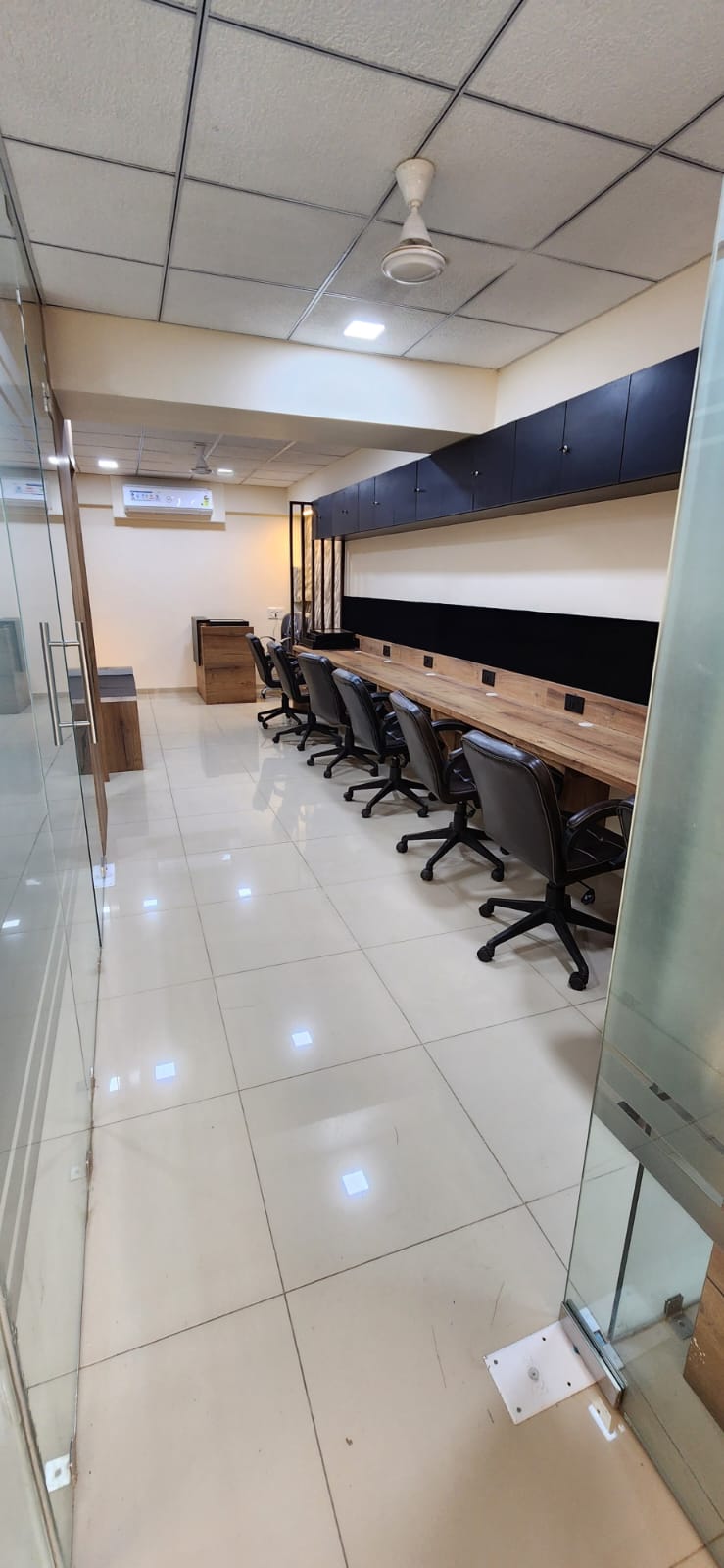 4F 846 Sq. Ft. Commercial Office for Rent in Bodakdev Ahmedabad - Media 5